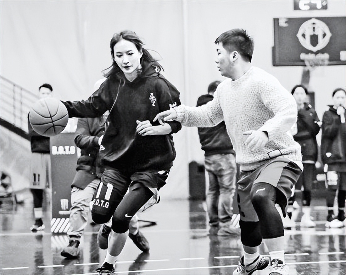 中国女篮王思雨照片好看一点的,徐杰和张茹王思雨身高啥关系