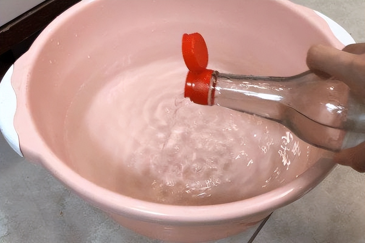 木质家具散发的气味如何彻底清除,新买的家具气味多久可以消除