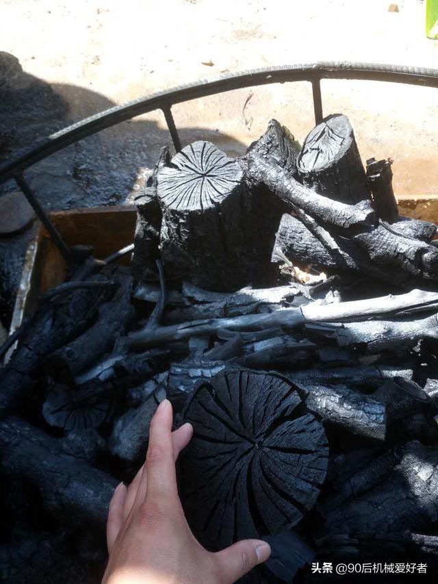 原木炭和机制炭哪个燃烧时间更长,机制木炭和原木炭哪个经烧