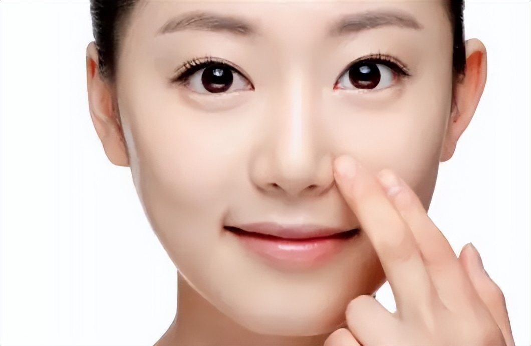 黛昂丝夏季鼻子毛孔粗大，这些方法帮你解决