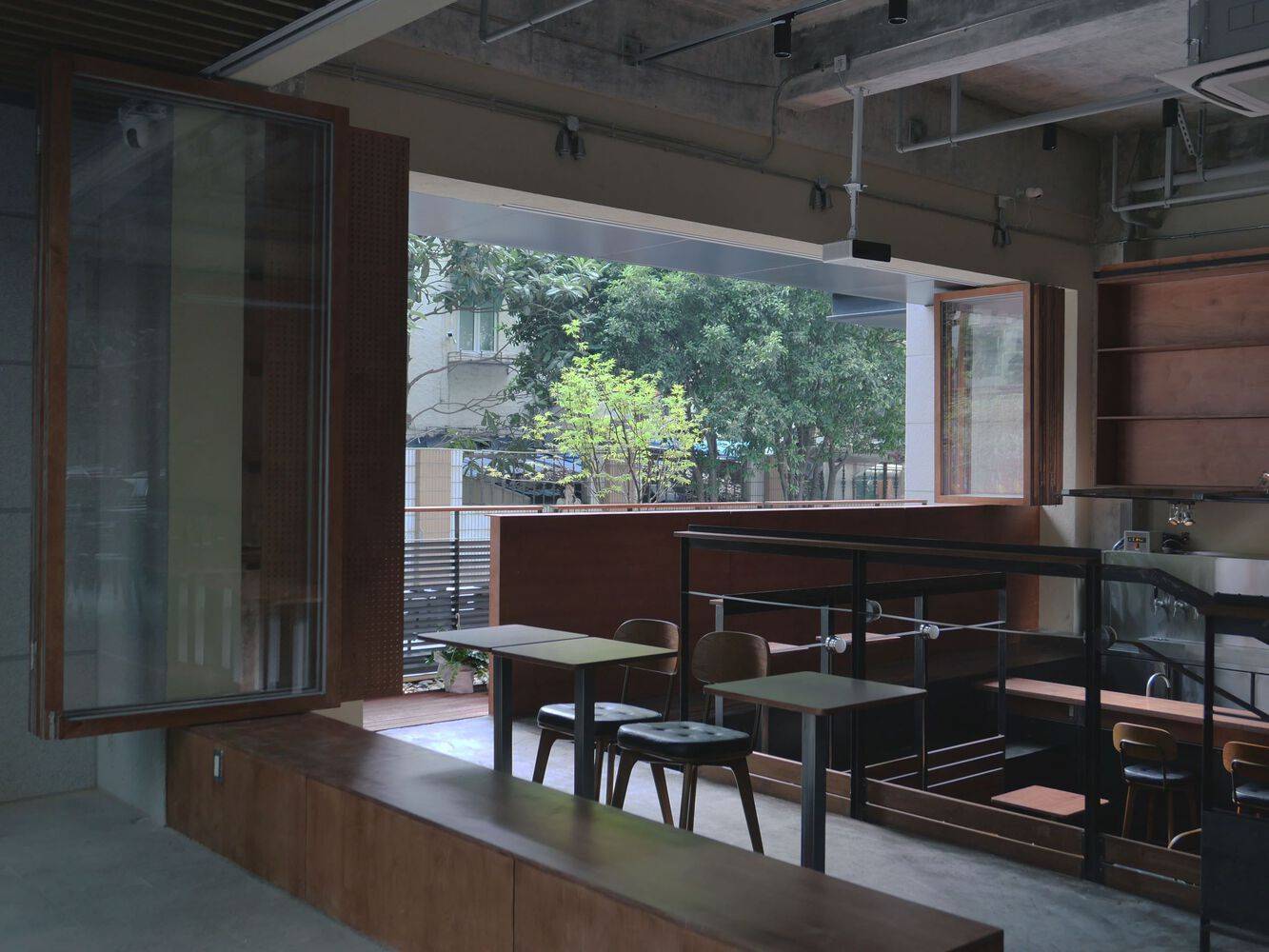 酒吧设计|“有人跳海”啤酒吧分享