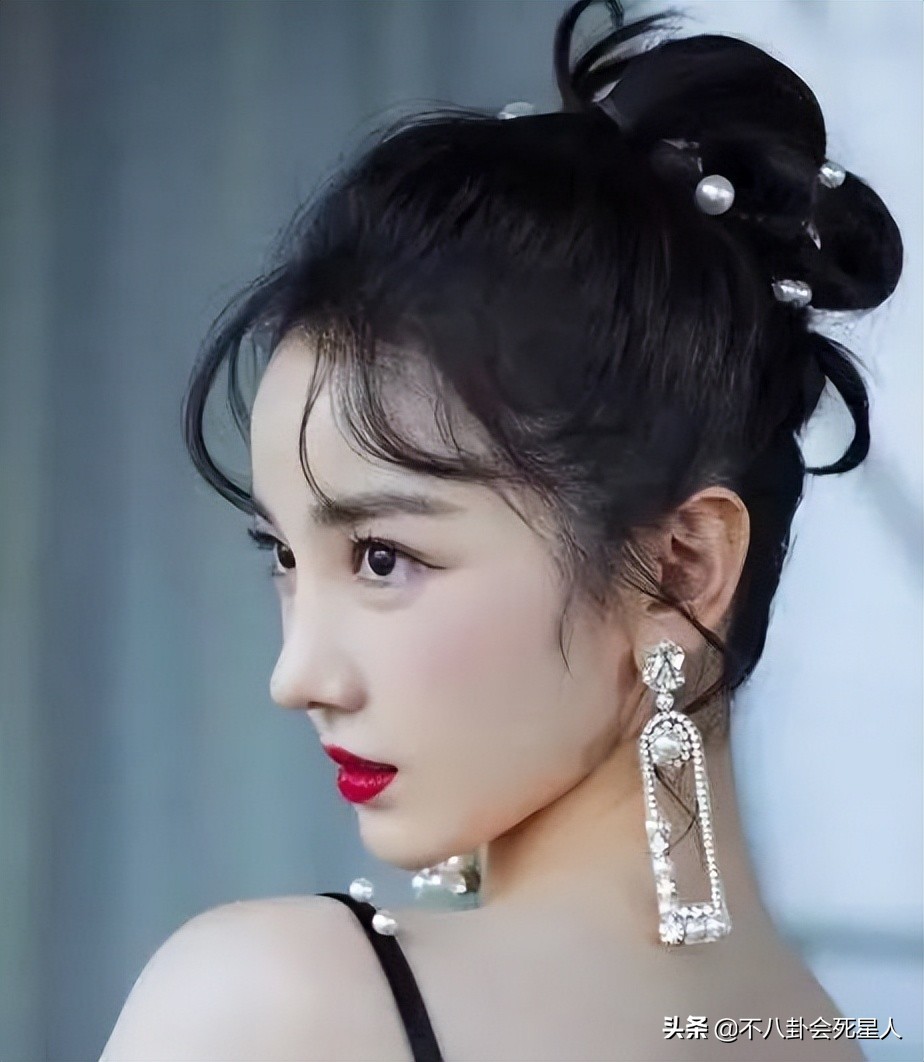 假头发假鼻子,假头发和假肚皮