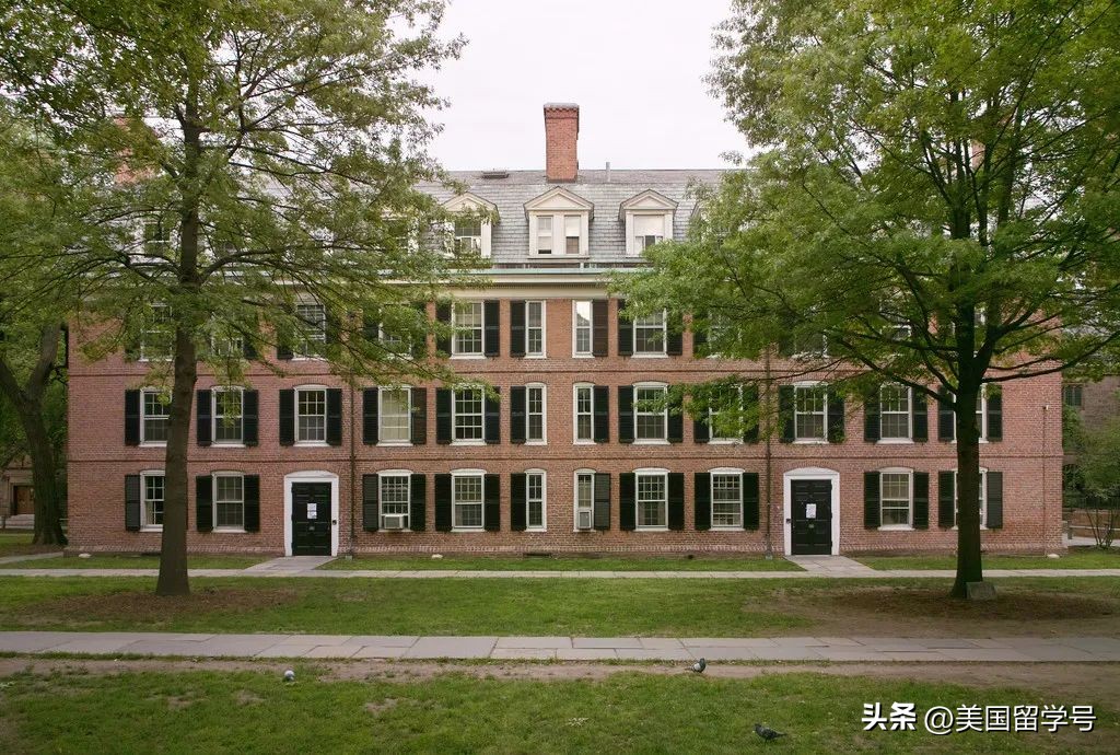 美国大学几月份申请入学,美国研究生入学时间