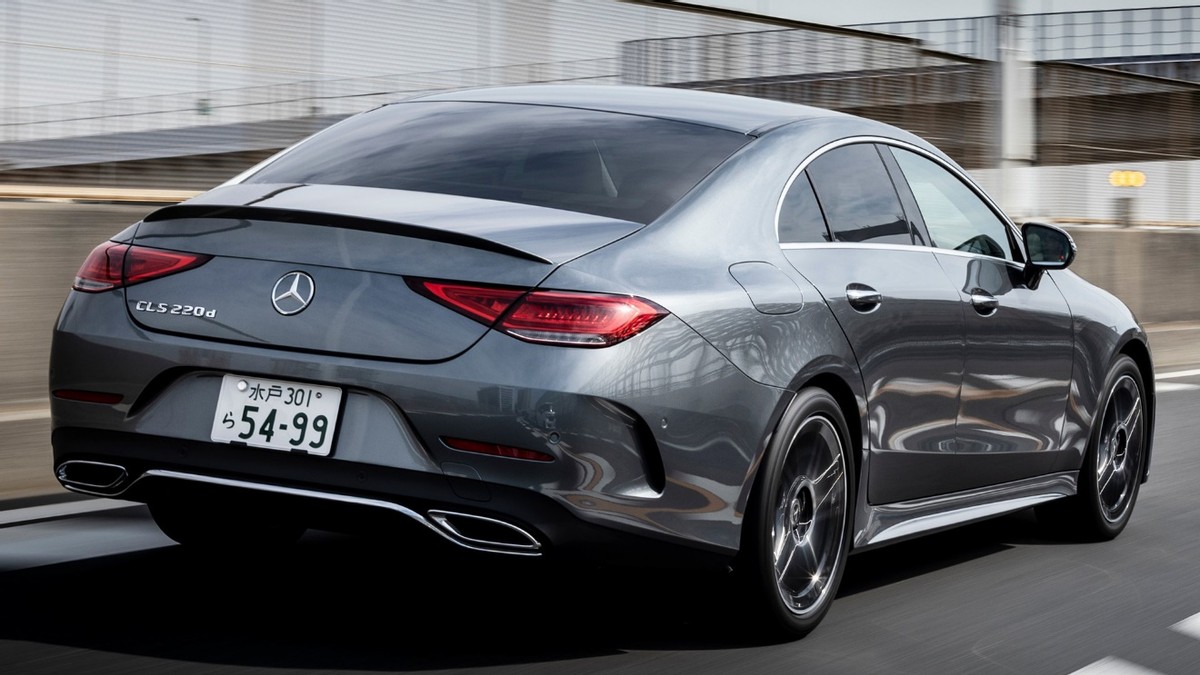 十大经典奔驰车排名,列举奔驰汽车公司的畅销车型