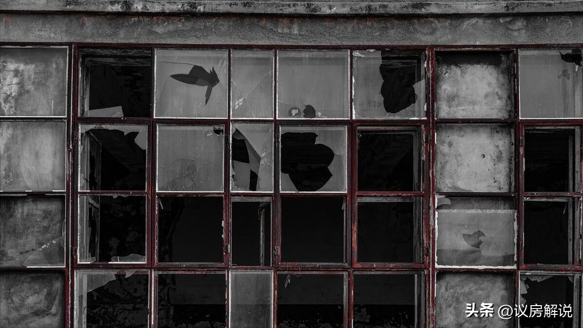 老旧小区居民楼加装电梯影响房价,老旧小区加装电梯低层住户有话说