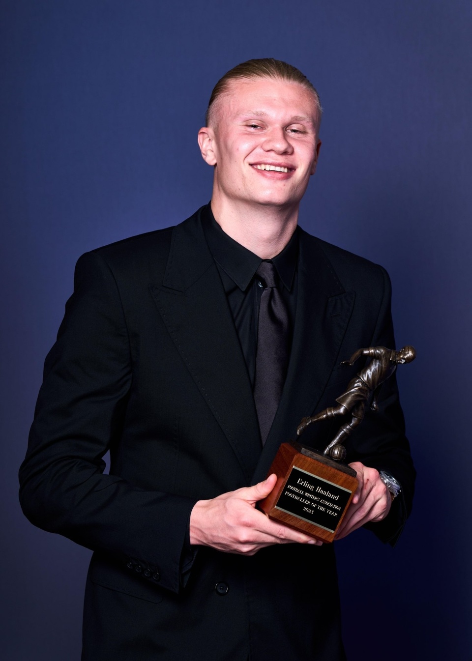 哈兰德天王山表现引争议梅西,哈兰德能超越梅西的年度91球吗