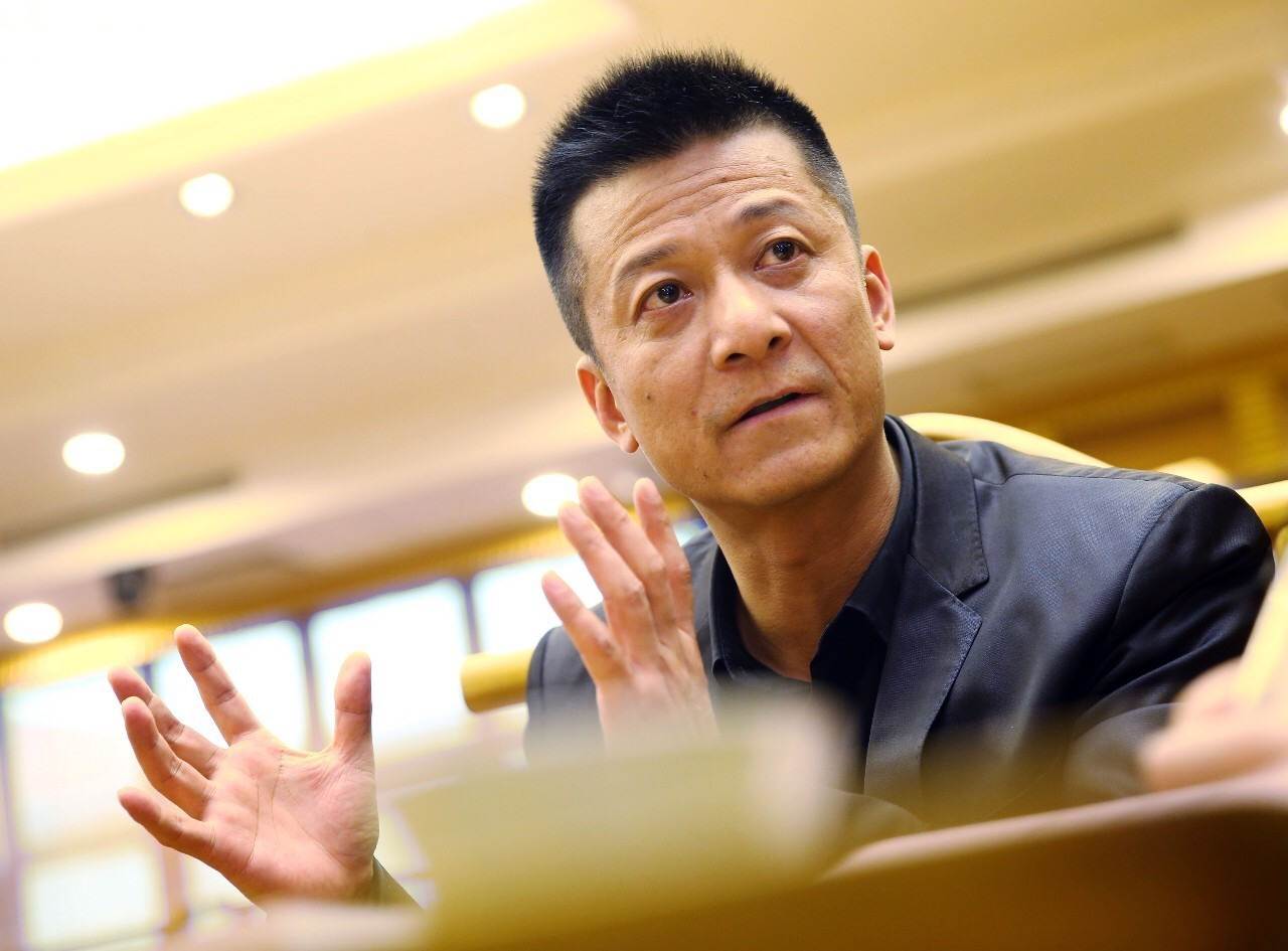 江苏土豪,花7000万买飞机,公司市值200亿,最终老板被抓,为啥