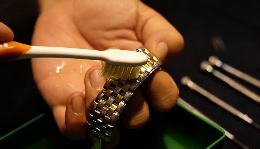 名贵手表怎么清洗,帝舵手表保养去哪里保养