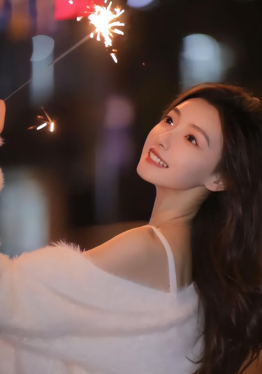 校花女神闯NBA主持界火了！纯欲天花板，高学历逆天颜值羡煞旁人