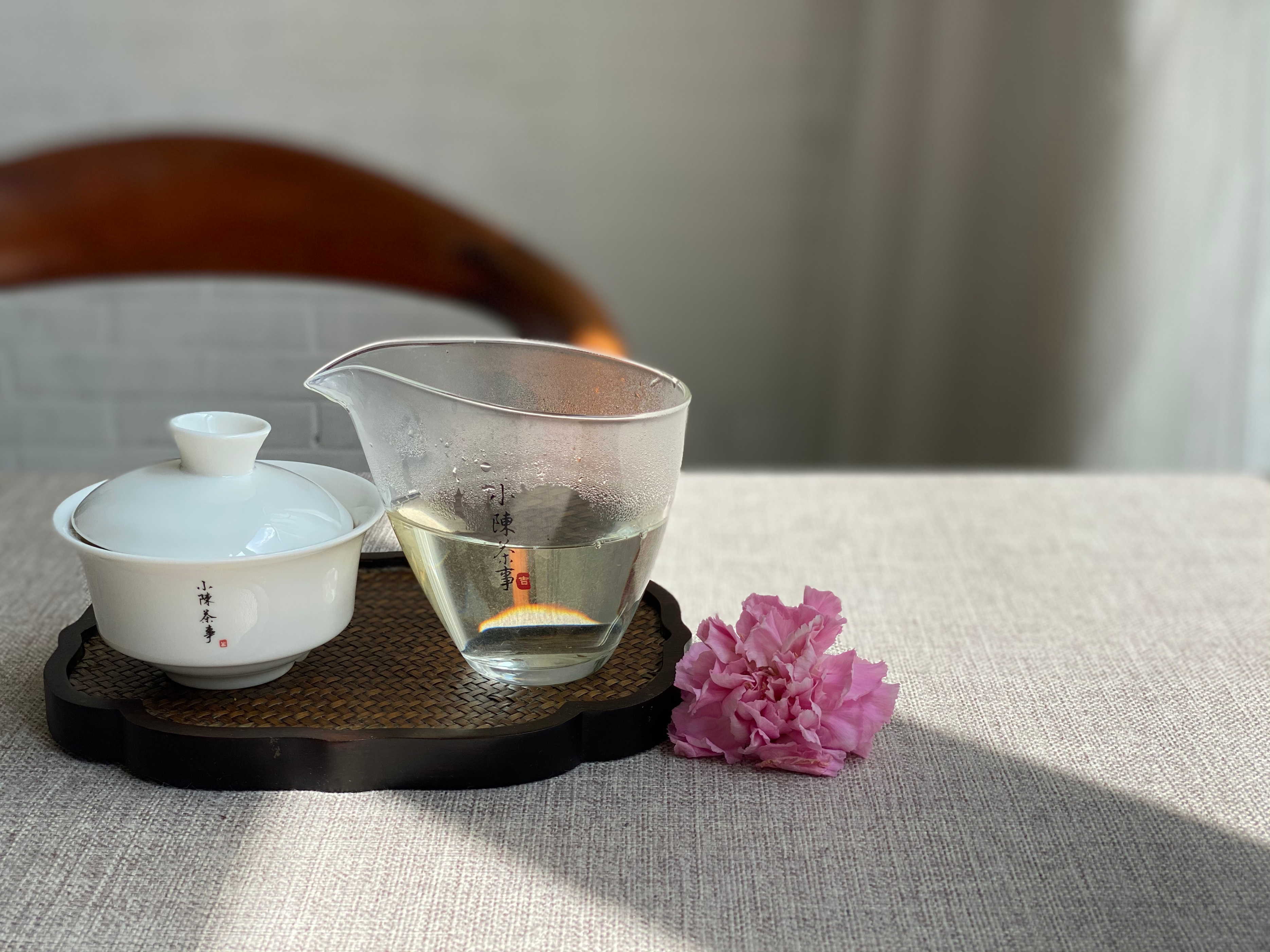 同样是茶红茶绿茶有什么区别,同样的茶叶为什么散茶比饼茶贵