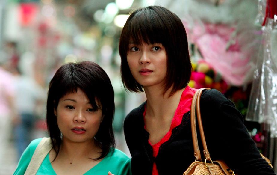 摘皇家*徽警**，无误差手表，放5次烟花，8部细节拉满的回归题材电影