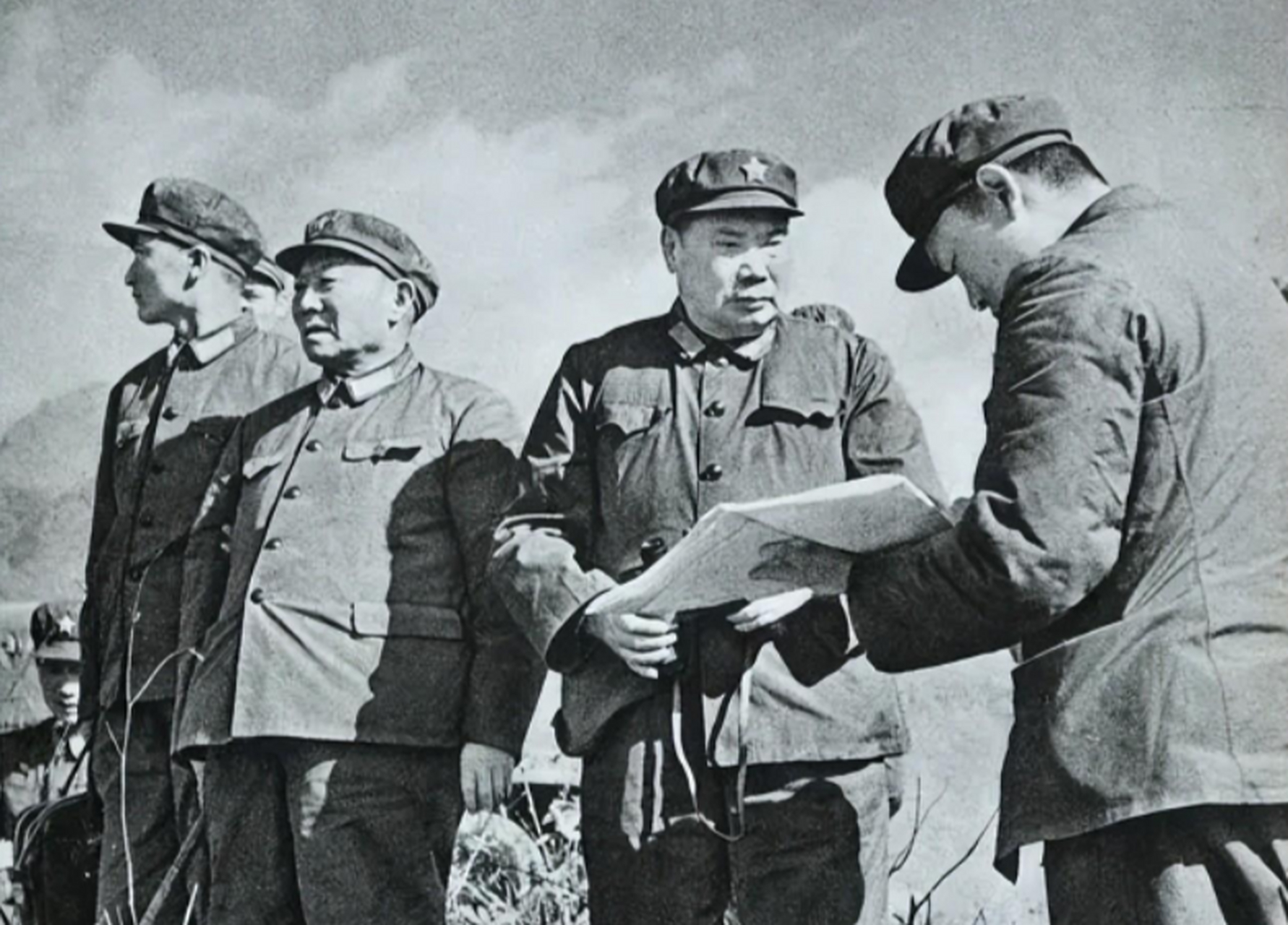 6万志愿军挤在江边,6万志愿军