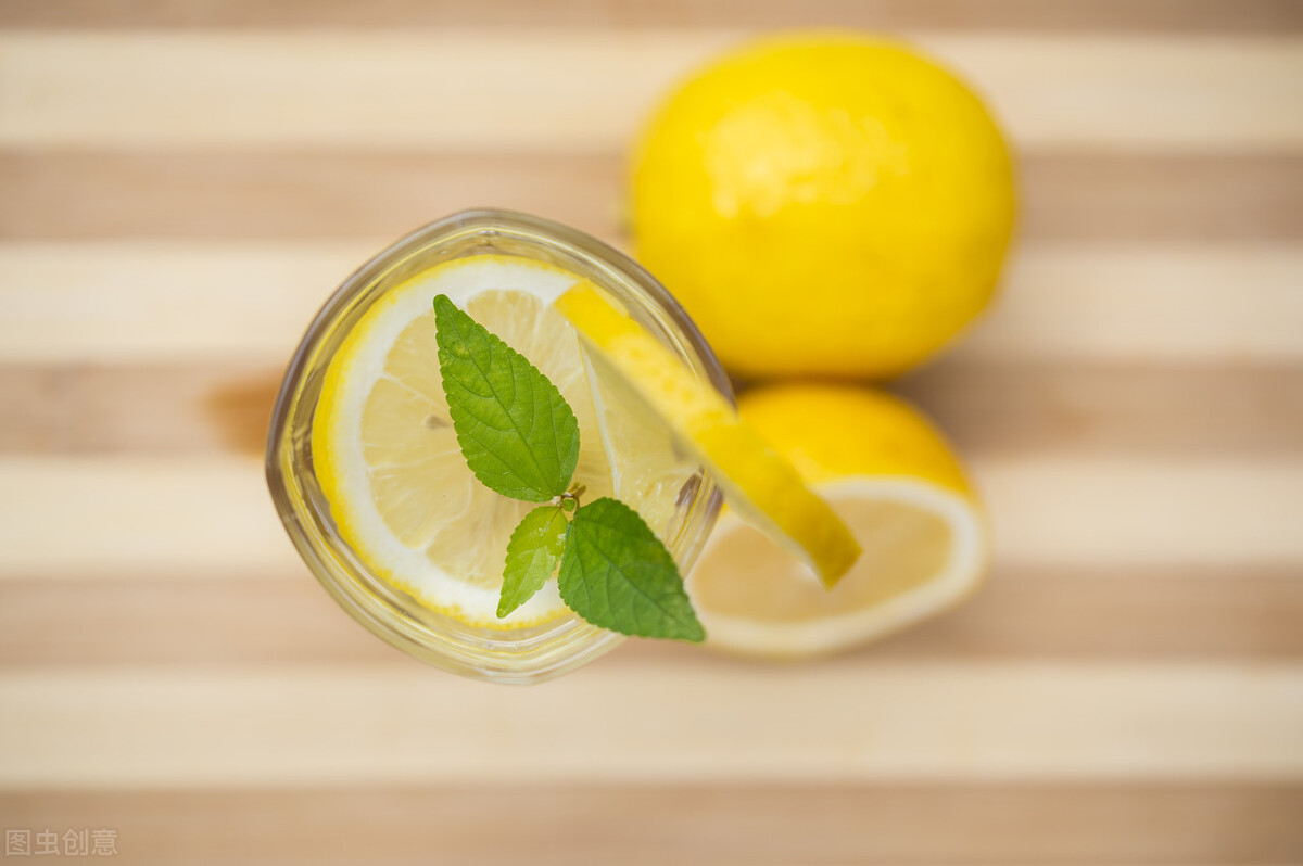 柠檬水的正确泡法有好处吗,泡柠檬水有几种喝法