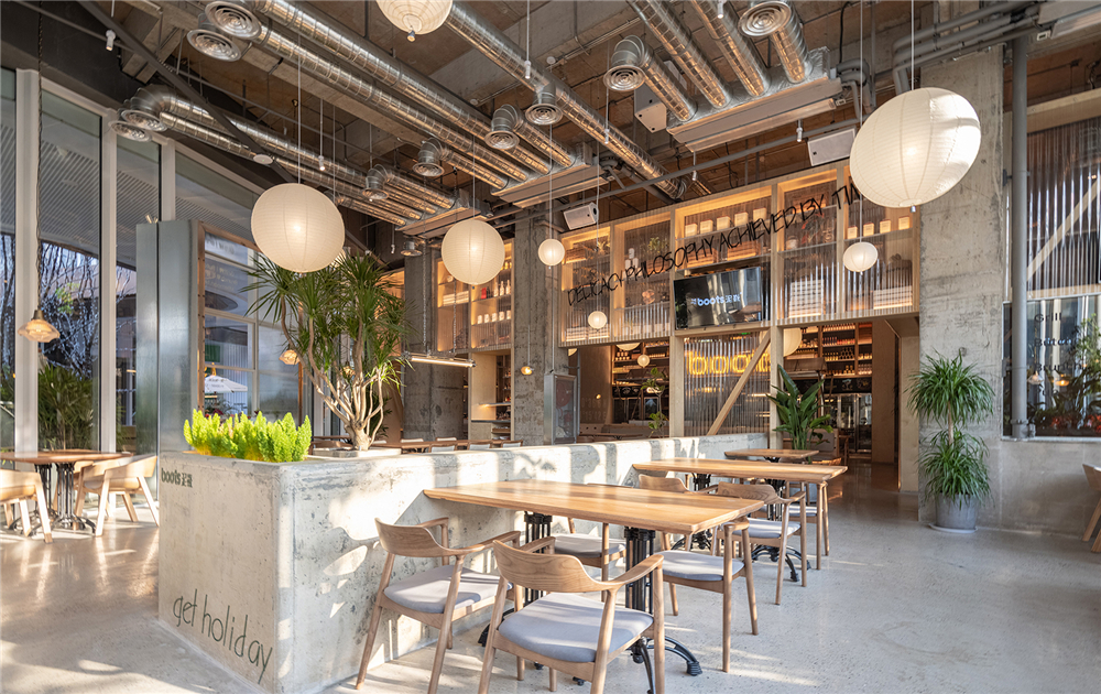 清新自然的装潢,60平轻奢风西餐厅设计