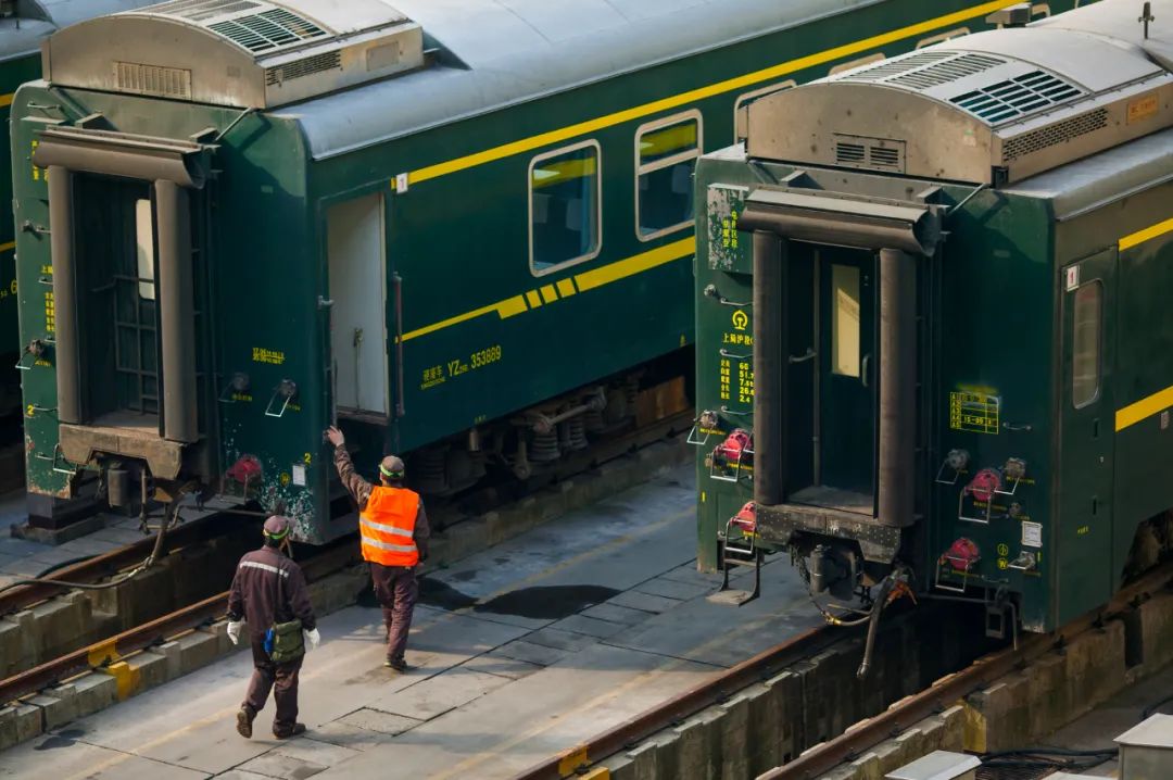 为什么高铁座位是abcdf没有e,高铁票abcdf的座位