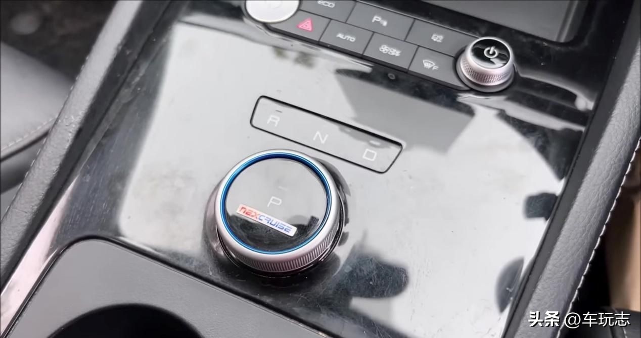 e6比亚迪新能源汽车,纯电动比亚迪e6不容忽视的亮点