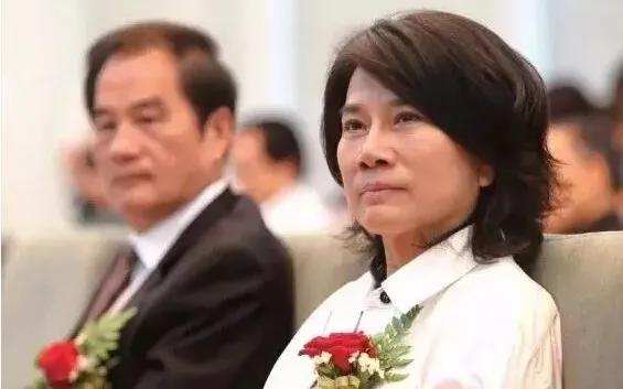 董明珠和方洪波的视频,董明珠和方洪波是一个量级的吗