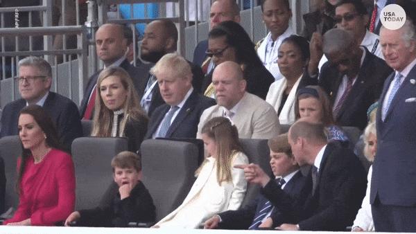 帝王家也头疼：路易乱动，亲姐夏洛特发吼后认怂，三胎请卑微