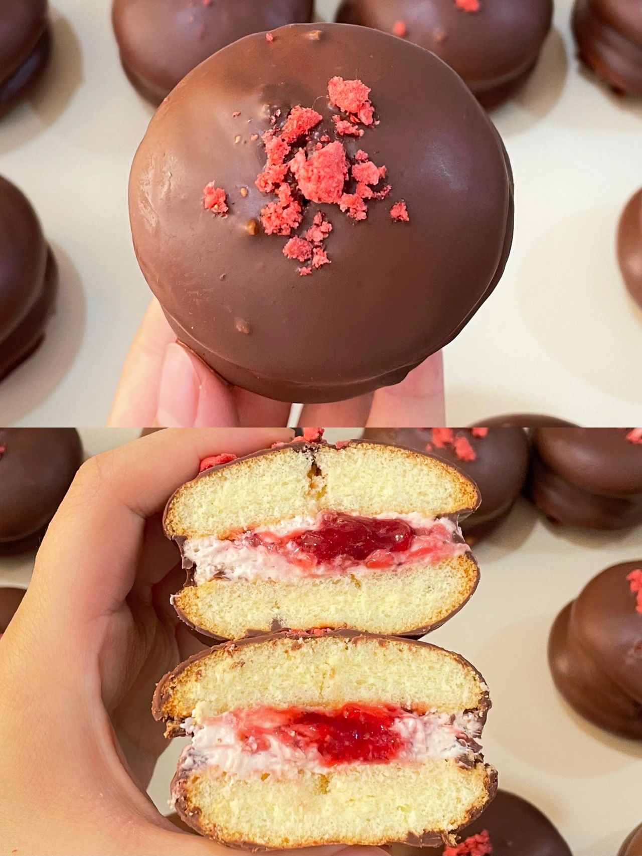 草莓巧克力派，口感丰富，一口下去超满足！