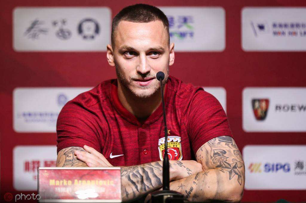 曼联向穆里尼奥伸援助之手，买下奥地利伊布，成罗马转会关键环节