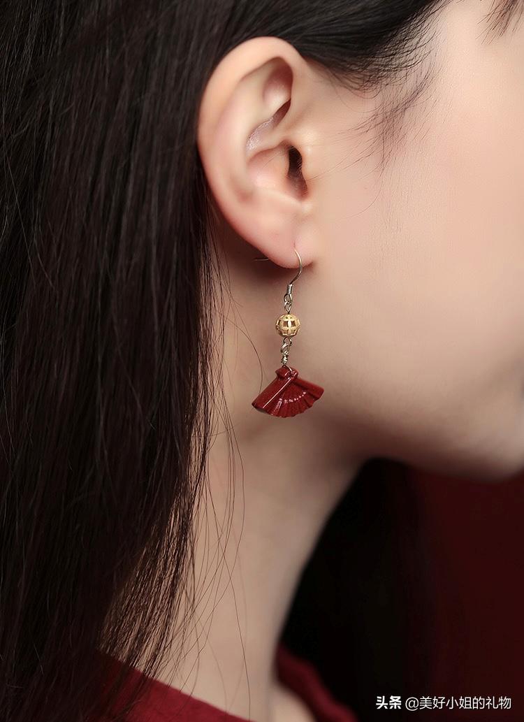 母亲节礼物项链黄金推荐,母亲节礼物排行榜前十名黄金饰品