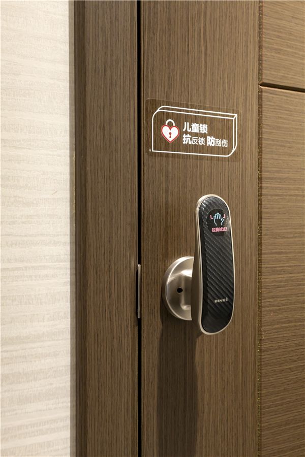 儿童木门哪种好,防潮性好的木门