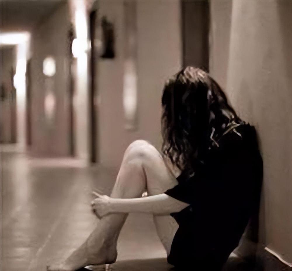 90后女孩为钓富豪费尽心思,贫穷女为钓金龟婿不惜赌上血本