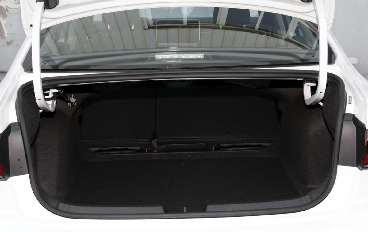 想让车坐着舒服换悬挂还是避震,2020款标致408和速腾选哪个档次高