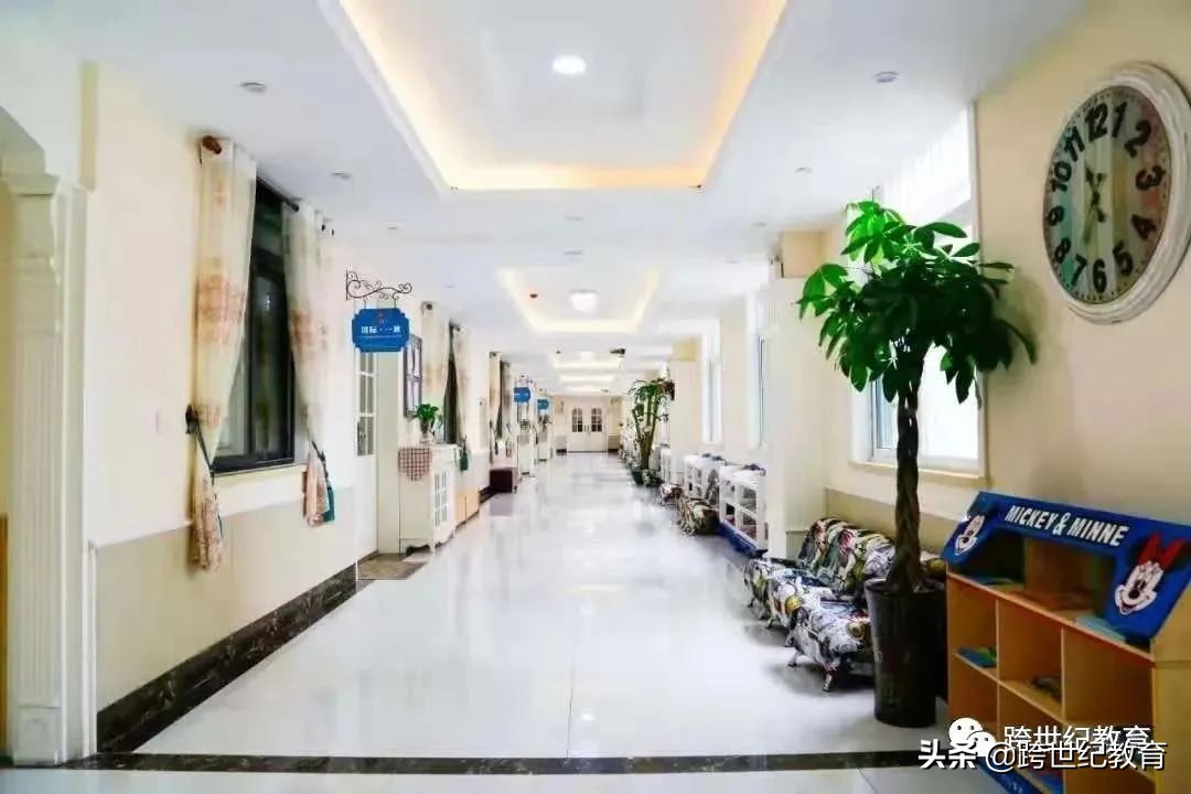 幼儿园老师是怎么做环创的,现在幼儿园的环创应该怎么做