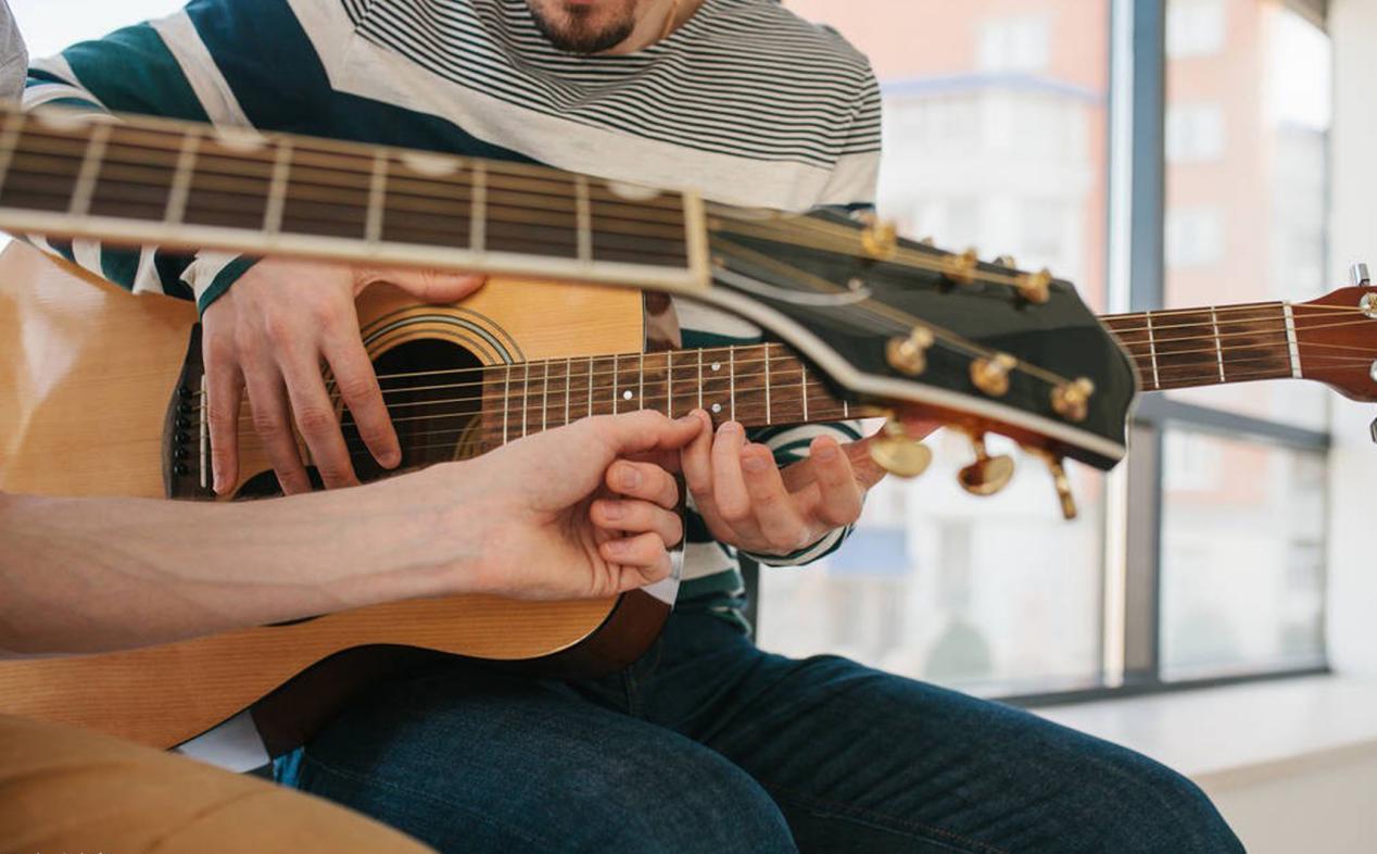 零基础自学吉他网课推荐,网络自学吉他视频教程哪个好
