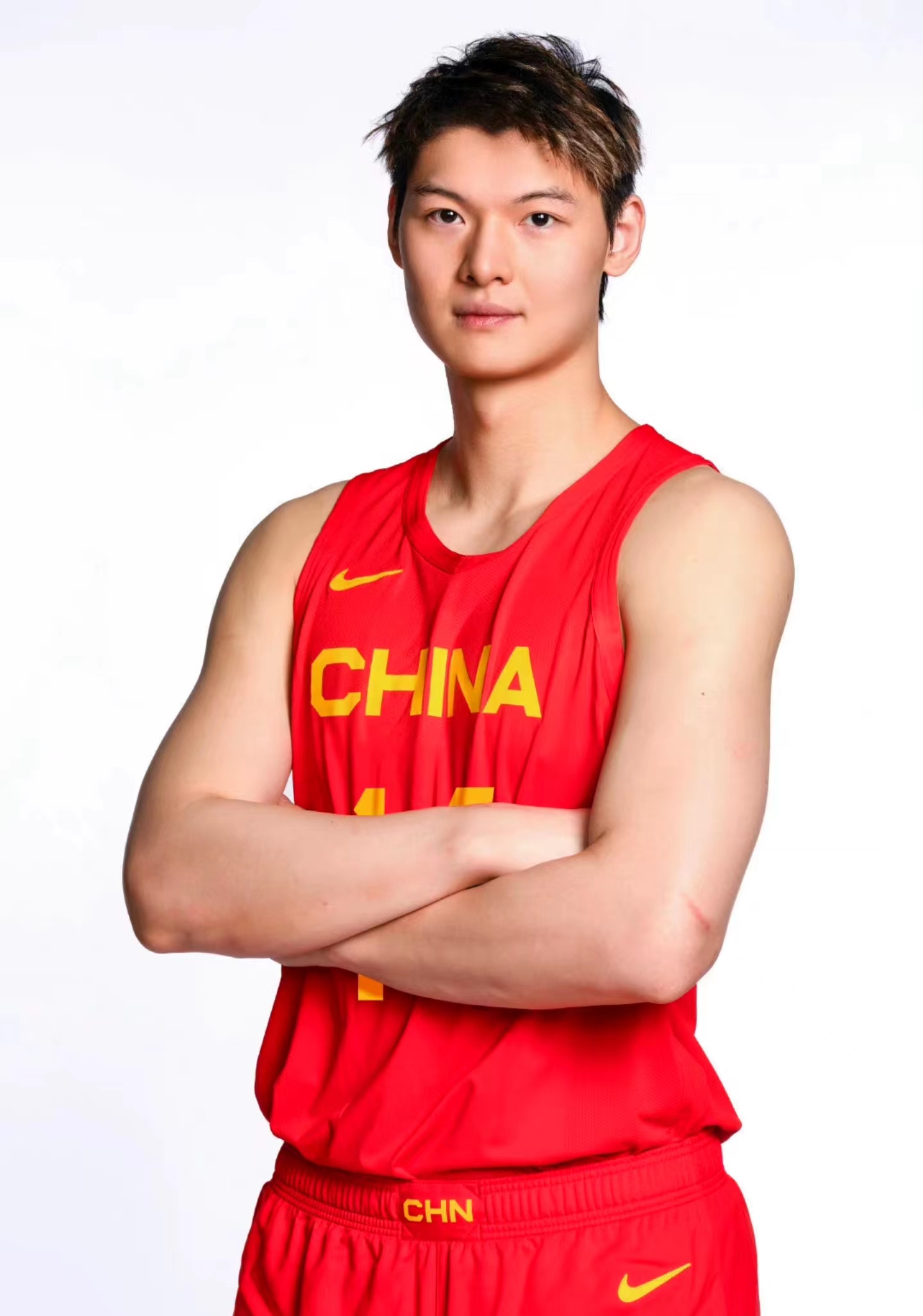 易建联赵睿胡明轩郭艾伦国家队,胡明轩和赵睿郭艾伦谁更强