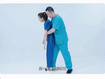 小孩喉咙卡了医院拒诊,一岁孩子卡喉咙了怎么确认没事