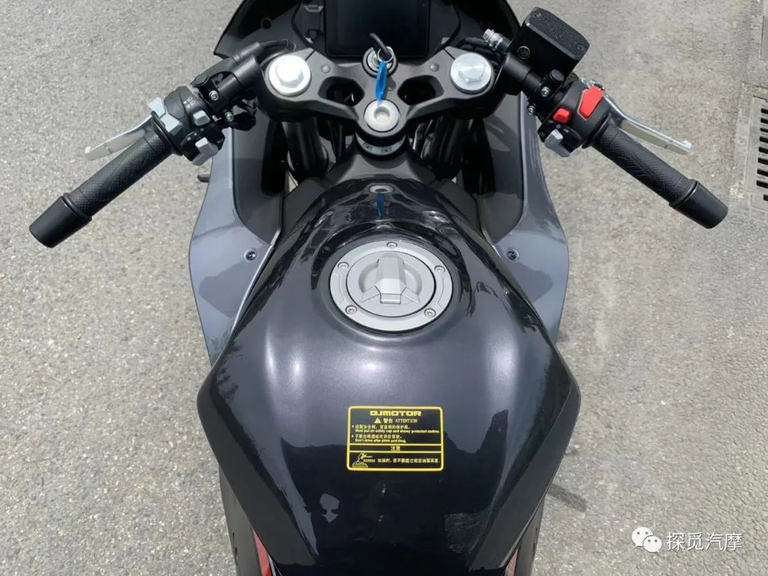 详细测评QJmotor赛400︱又是一个“温柔”“香”