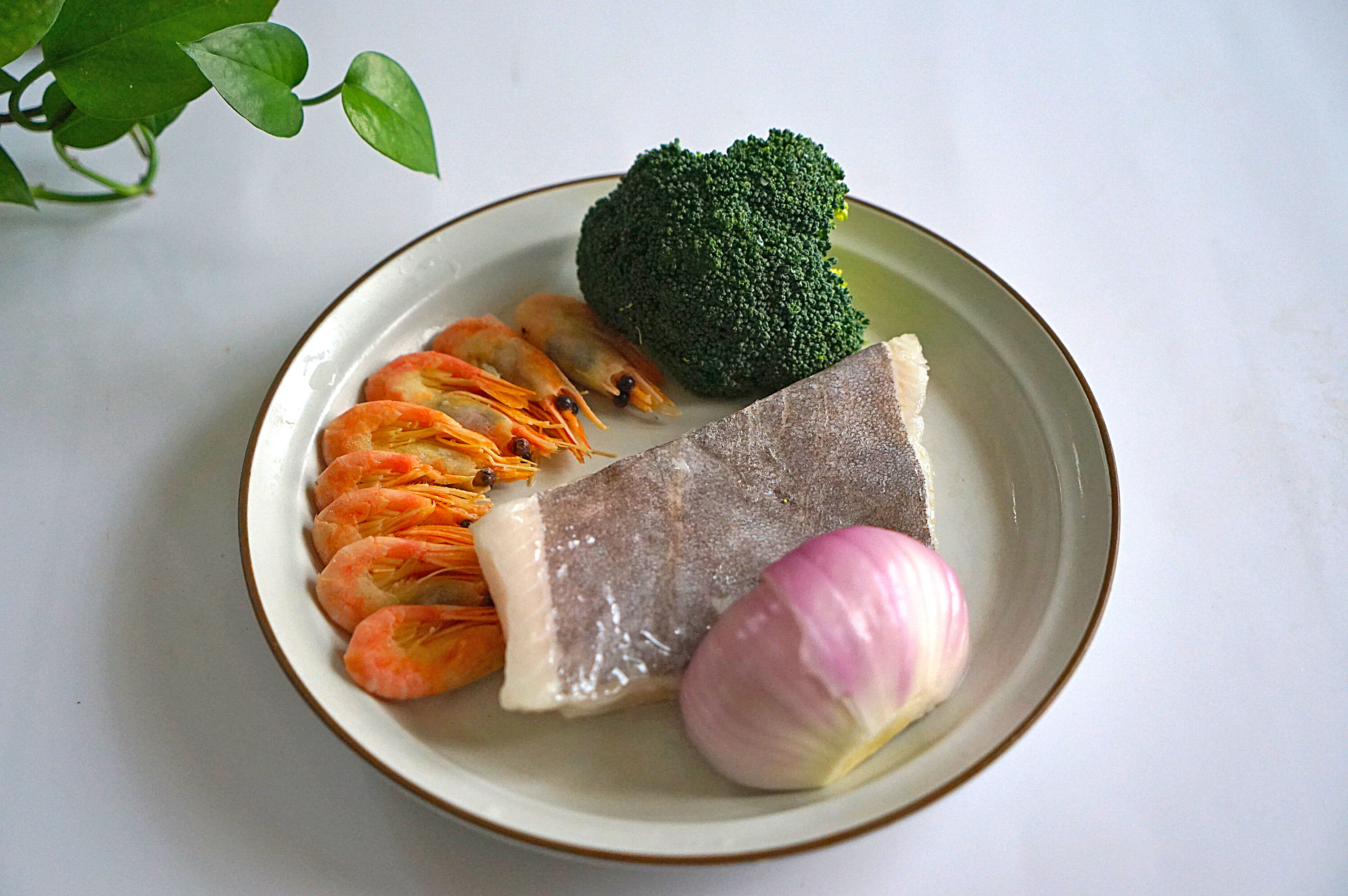 圣诞节就要到了，快来给家人做一份海鲜大餐吧，鲜美好吃又应景