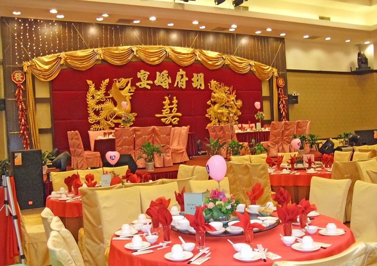 参加同事女儿婚宴时祝酒词怎么说,婚宴祝酒词怎么说又大方又简单