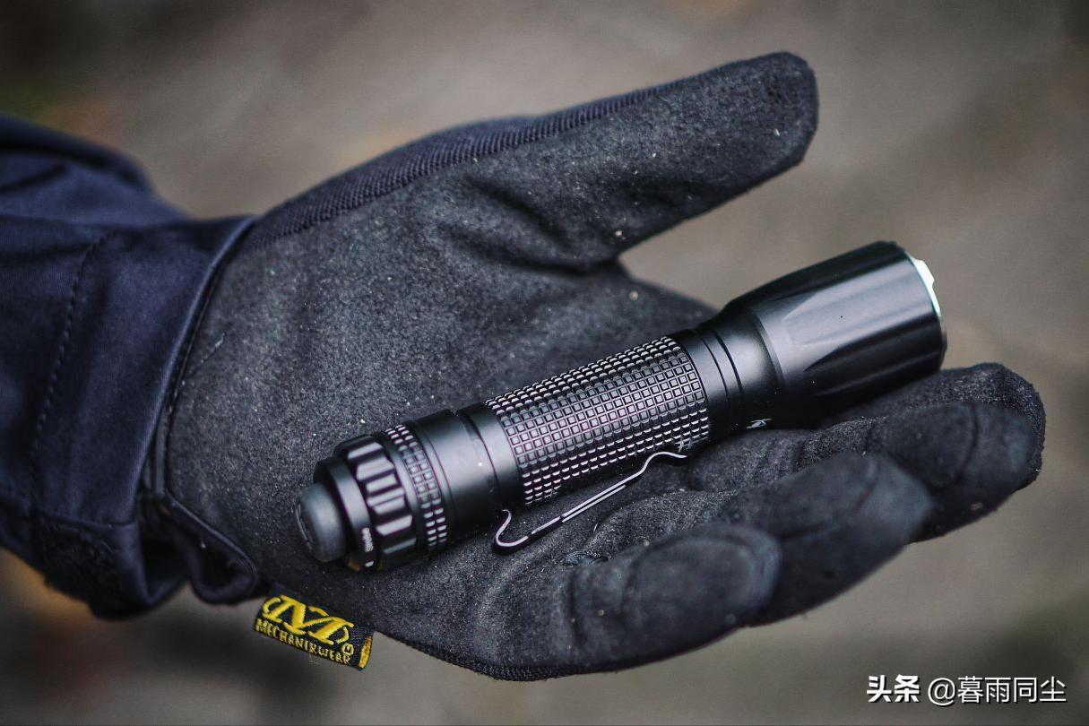 野外遇到暴雨应对方法,户外下雨技巧