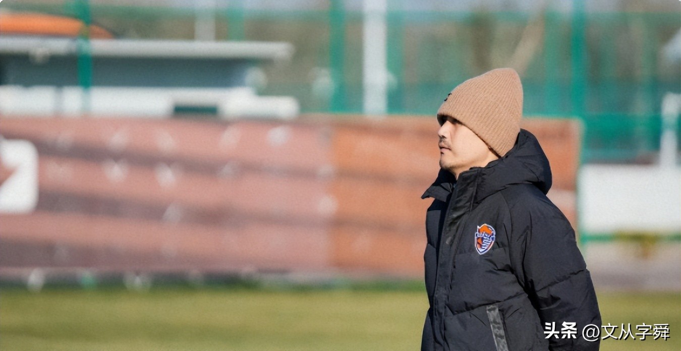 青岛海牛冲超成功主教练,青岛海牛主教练殷铁生67岁