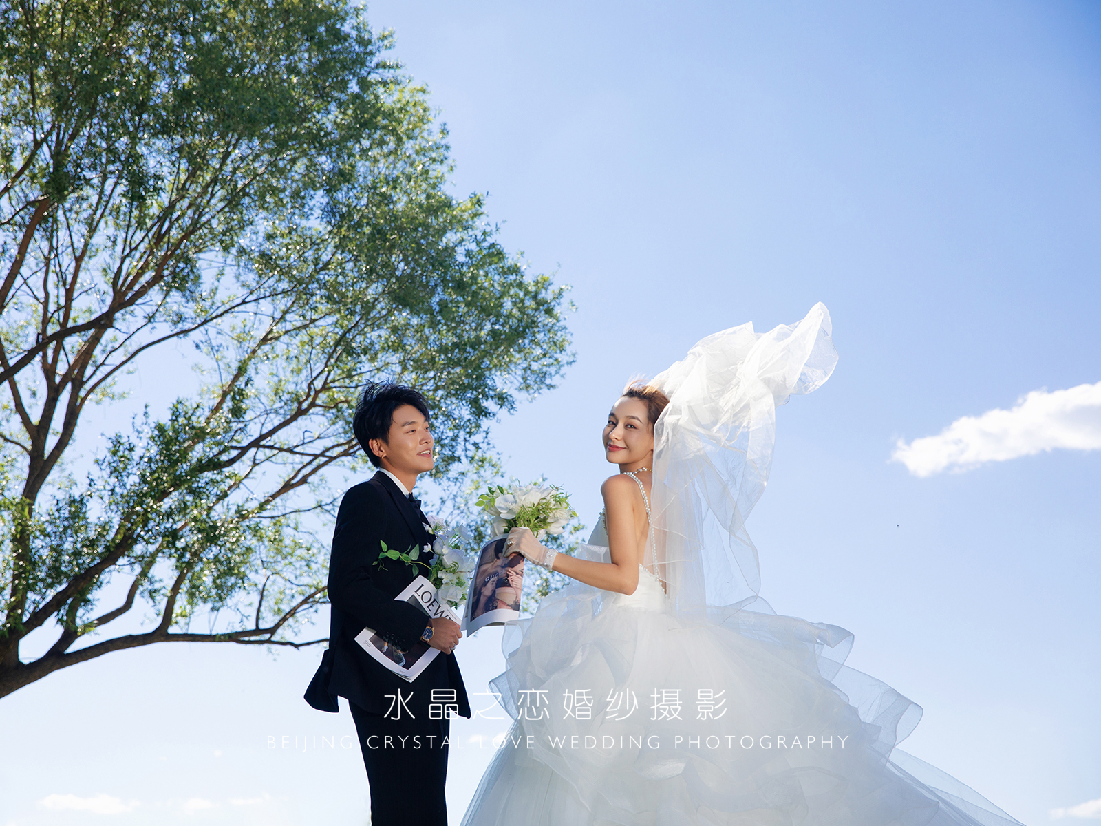 ins风森系婚纱照草坪六宫格图片,森系草坪婚纱照拍摄技巧