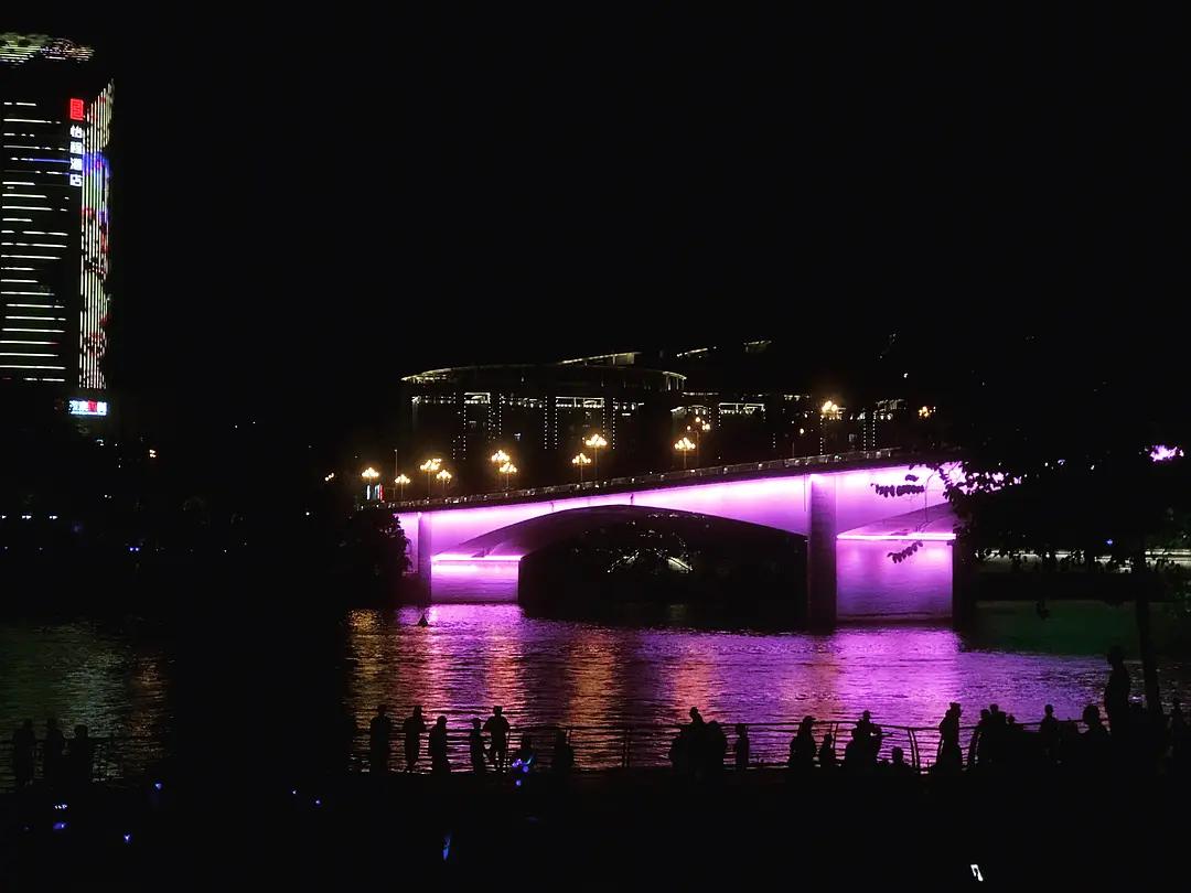 柳州最多配菜的螺蛳粉,柳州好吃又比较清淡的粉