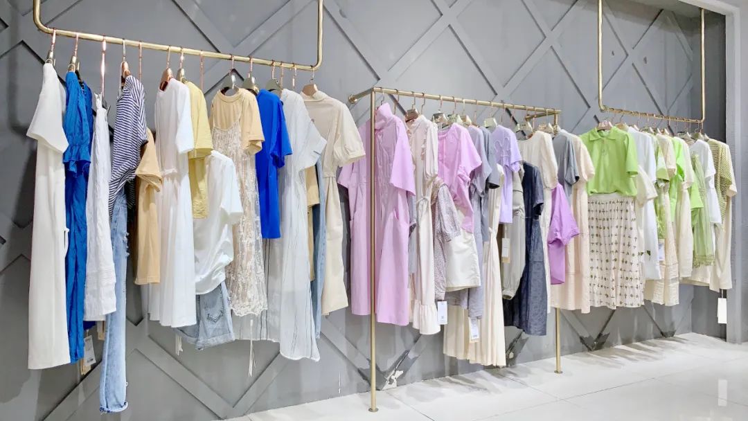 唯弋女装紫色,唯弋女装连衣裙专柜价格