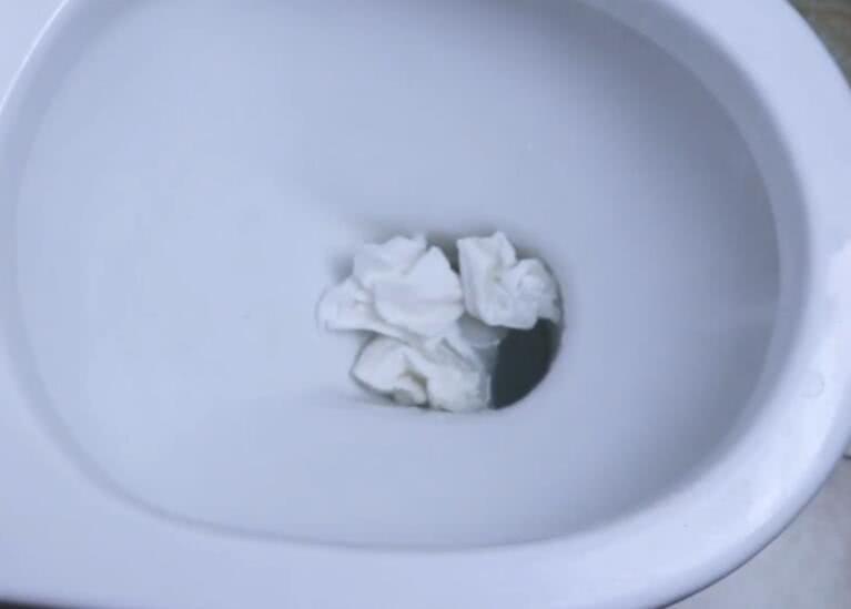 马桶下水慢拿下来,马桶下水缓慢师傅怎么修的