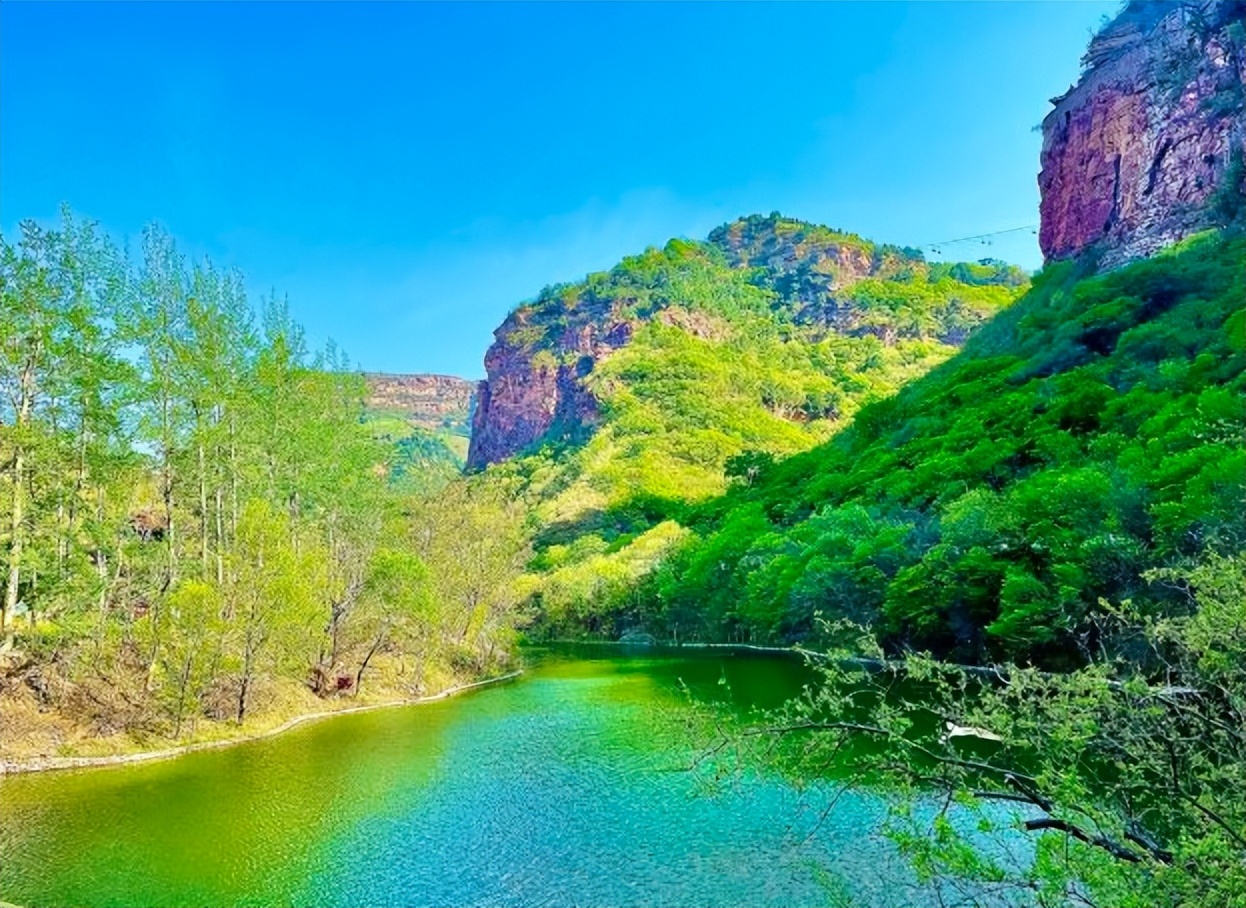 五岳奇秀揽一山全文,五一爬泰山一览众山小