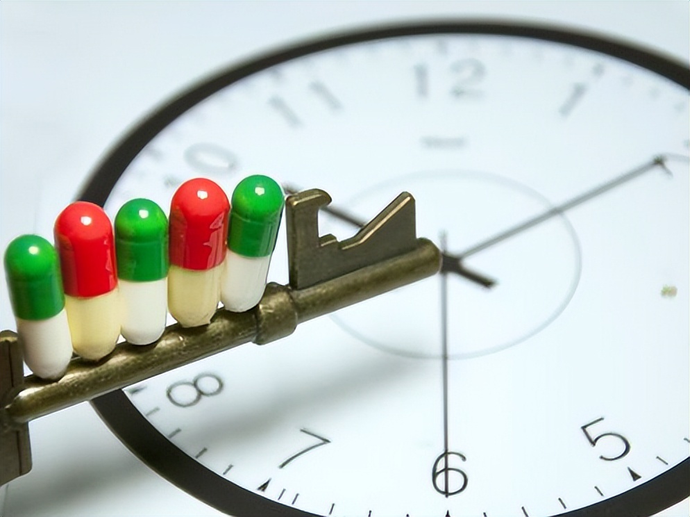 男子吃24粒头孢进icu,上海男子遵医嘱吃24粒头孢后急救