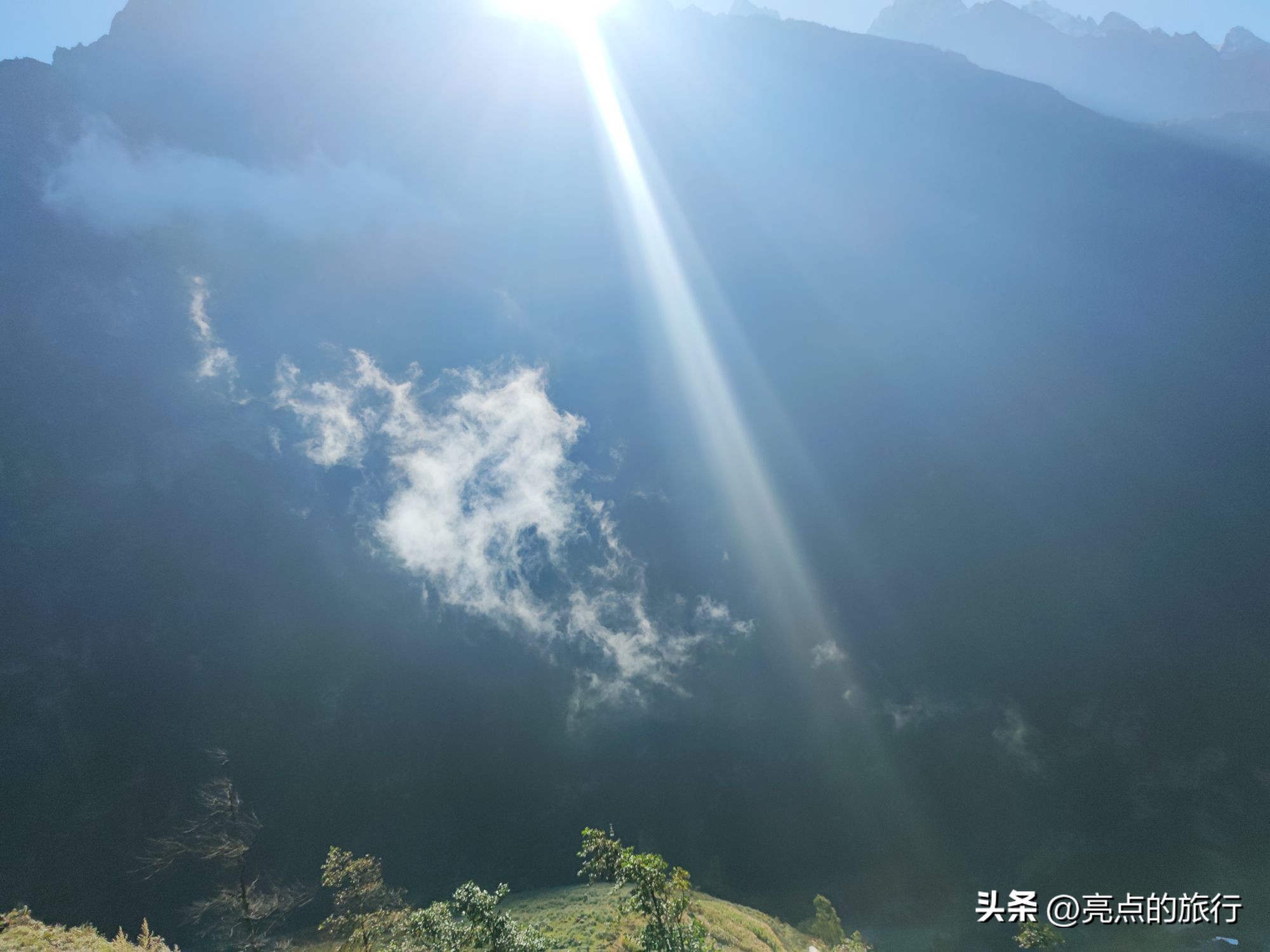 虎跳峡徒步记，从茶马客栈经中途客栈到张老师的家