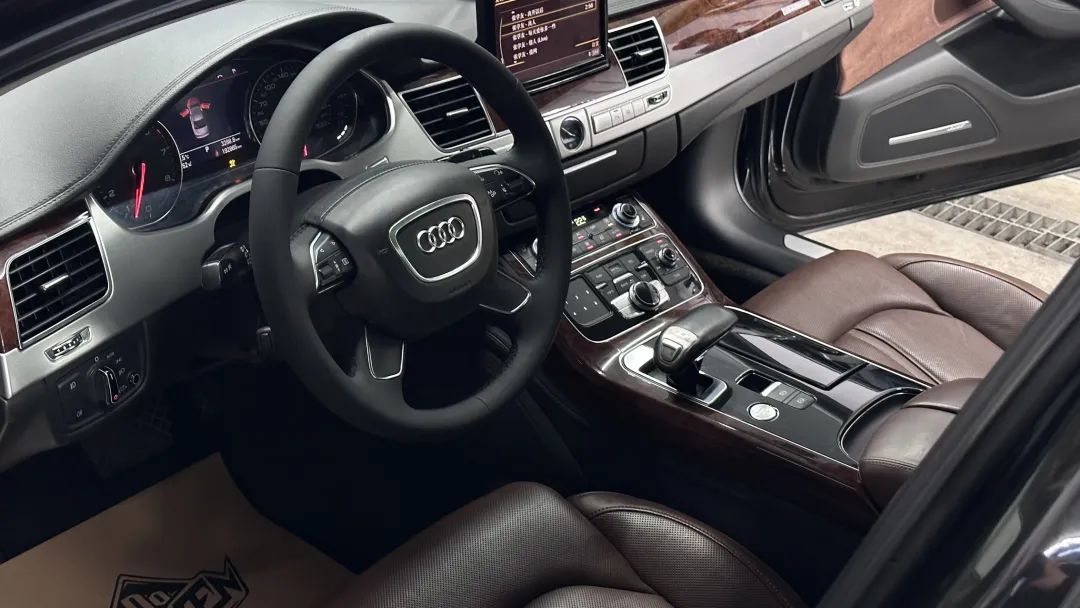 小伙100多万买宝马,小伙花了52万买了奥迪a8