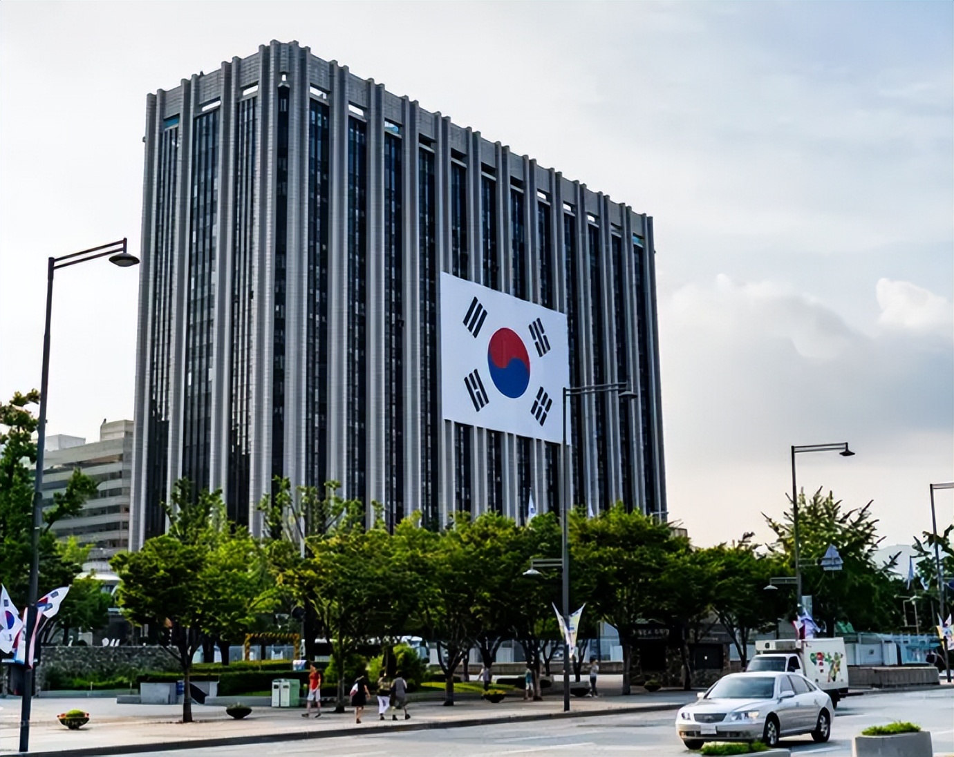 人口超5000万，人均GDP超3万美元的大国有几个？成发达国家有多难