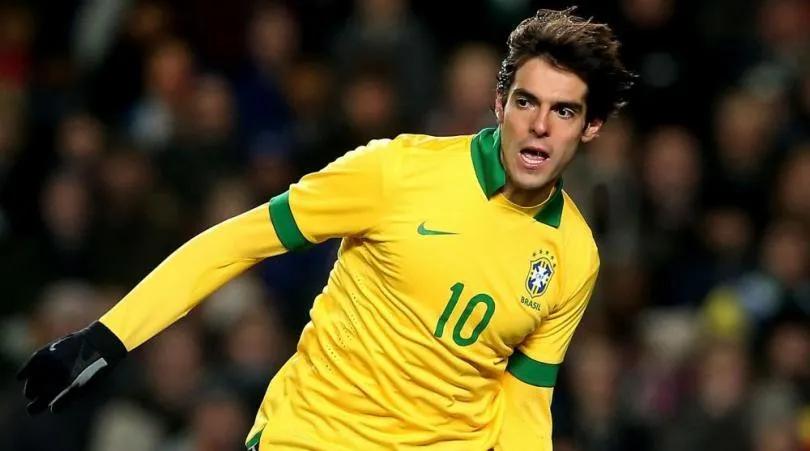 巴西足球曾经的八号,巴西足球队现役七号叫什么