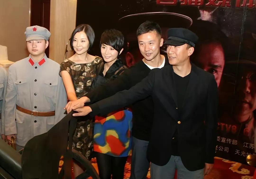 柯蓝和黄志忠因为哪部剧传出绯闻,49岁柯蓝谈情感合集