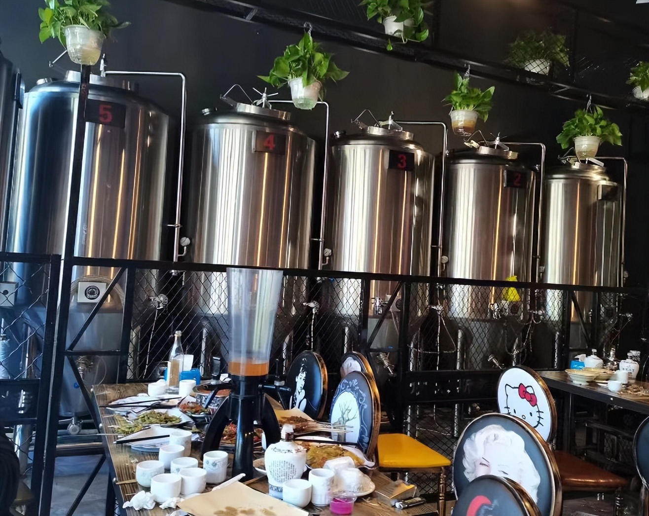 原浆精酿啤酒设备,精酿啤酒300升设备多少钱