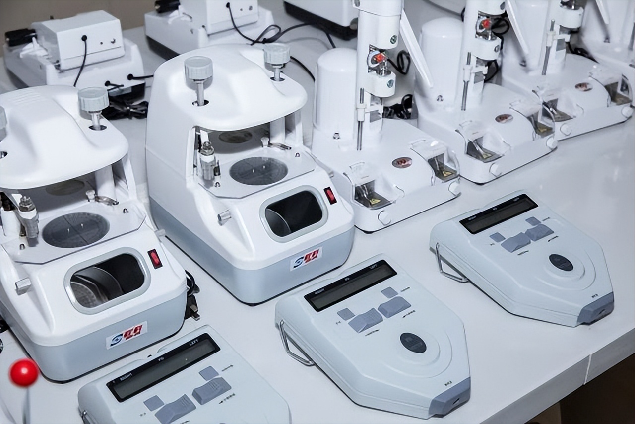 开个配眼镜店需要多少费用,开眼镜店需要什么资格证书